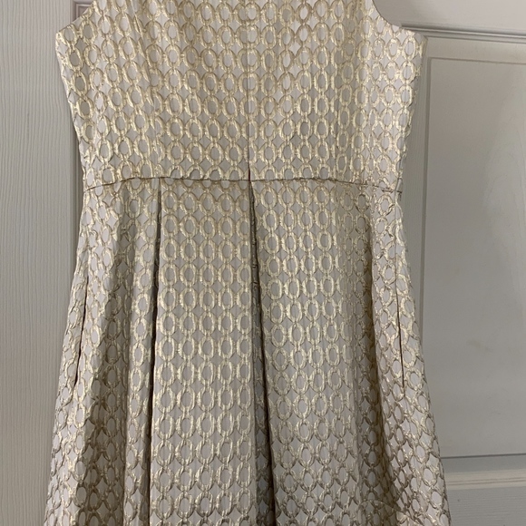 Eliza J Sleeveless Dress - Picture 2 of 5